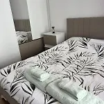 Quiet Near Downtown Apartment