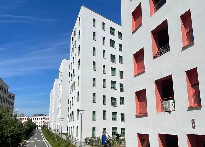 Quiet Near Downtown *